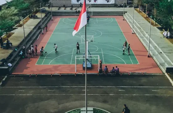 Ekstrakurikuler sebagai media pembinaan karakter positif pada siswa. Temukan bagaimana kegiatan ini bisa membentuk karakter positif dan mengembangkan berbagai keterampilan penting.